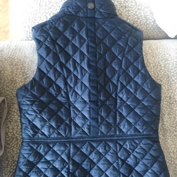 New with tags, modern Asmar Equestrian Acadia vest - Picture 2 of 6